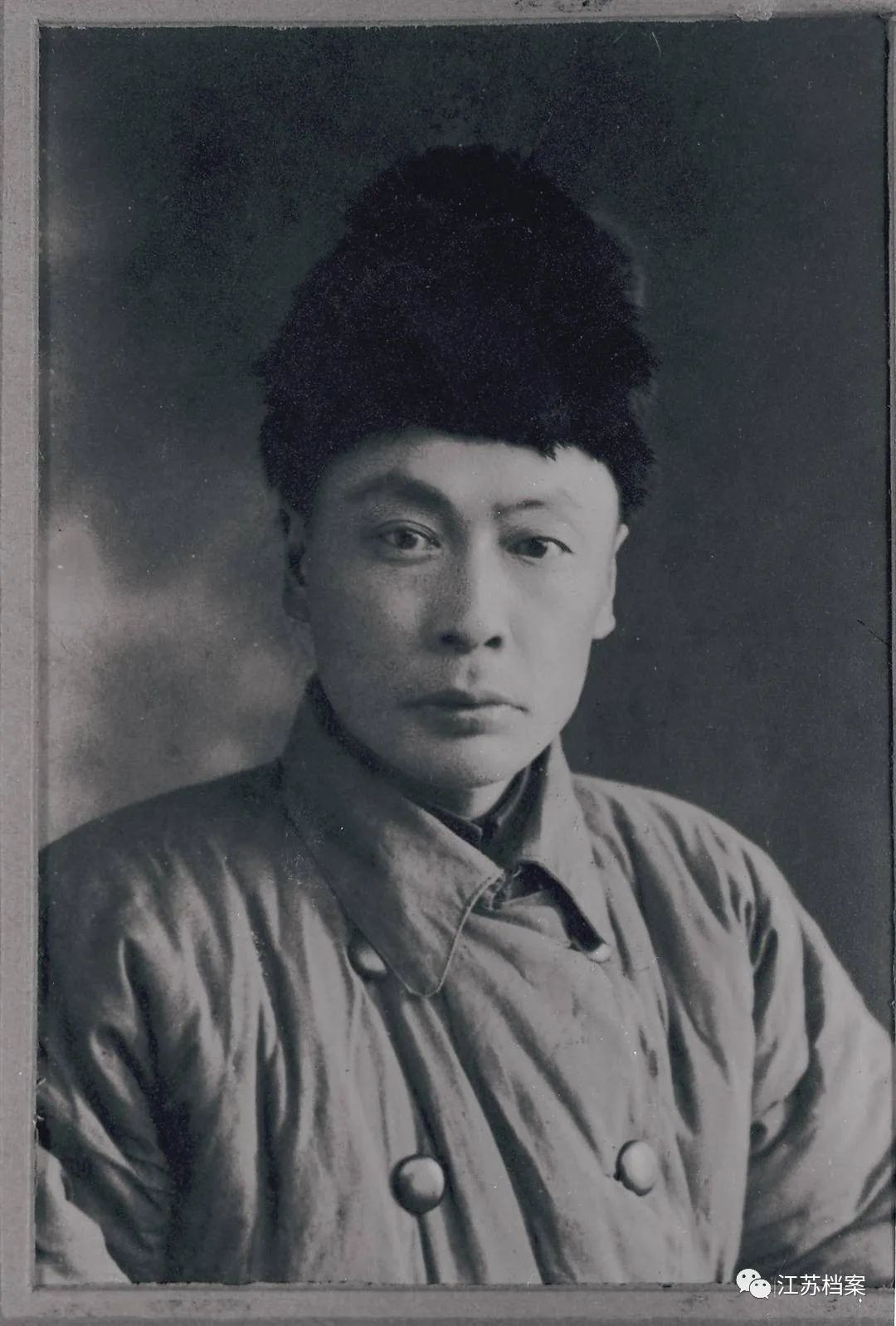 1937年，陈毅被吊在树上4天差点被枪毙，最终靠过人胆色死里逃生 - 哔哩哔哩